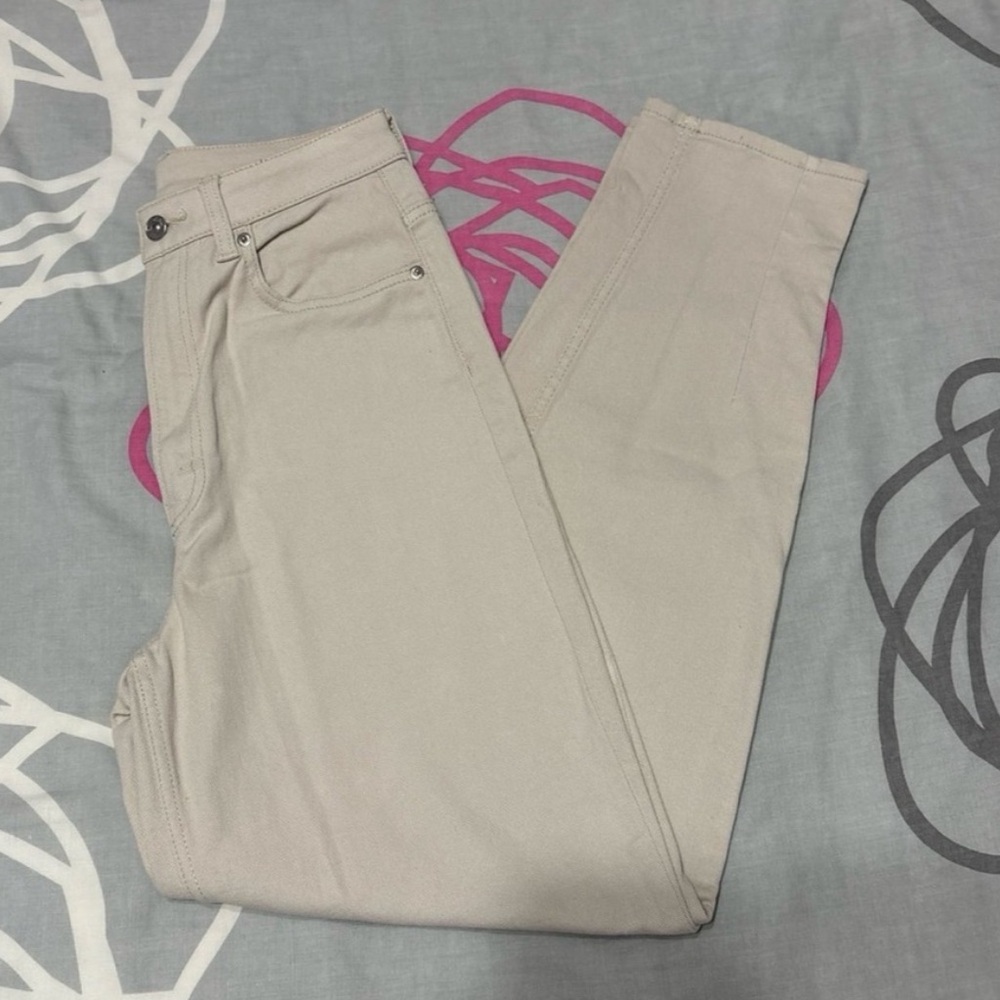 H&M High-Rise Beige Mom Jeans